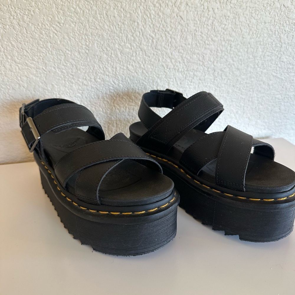 ⚜️Women's Black Platform Strappy Sandals - Contemporary Chunky Sole